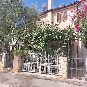  Apartment Asterix Kroatien